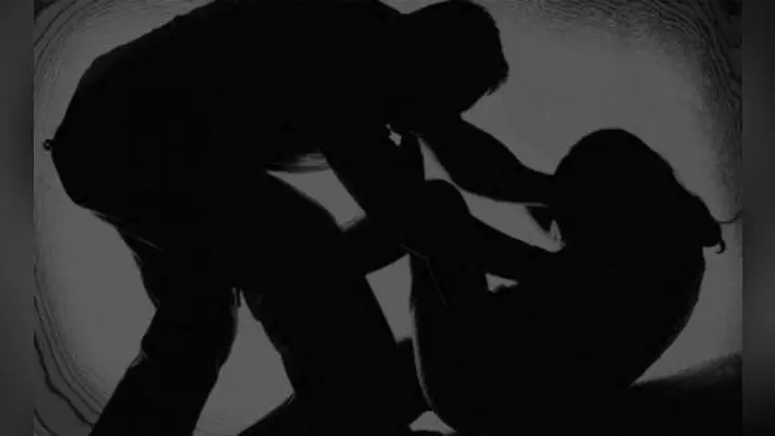 बाढ़ : अधेड़ महिला से दिनदहाड़े रेप, वीडियो किया वायरल