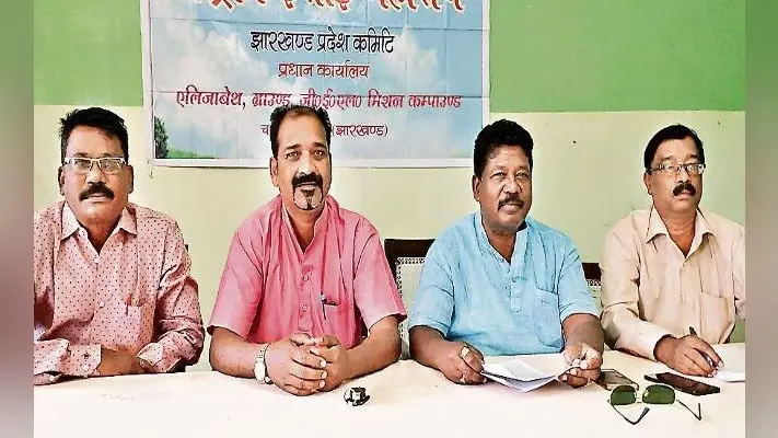 राज्यसभा सांसद राकेश सिन्हा की सदस्यता रद्द करने की मांग