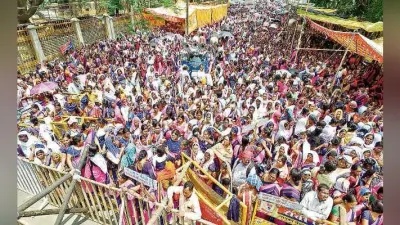 नौ सूत्री मांगों को लेकर आंगनबाड़ी सेविका-सहायिकाओं ने धरना दिया