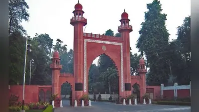 AMU में लगी जिन्ना की ग्रुप फोटो, लाइब्रेरियन को नोटिस