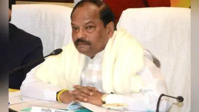 सीएम रघुवर दास ने किया करारा हमला, बोले- झामुमो ने झारखंड का बालू मुंबई के ठेकेदारों को बेचा