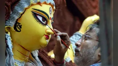 महालया : पितर अपने परिवार को सुख-शांति व समृद्धि का आशीर्वाद दे चले जाते हैं स्वर्ग लोक