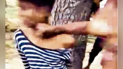 वैशाली : किशोर को पेड़ में बांधकर पीटा, पिता के बयान पर 11 लोगों पर पुलिस ने दर्ज की प्राथमिकी