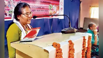 रांची : विकास की जितनी बातें हो रही हैं, उतनी ही बढ़ रही महिलाओं के खिलाफ हिंसा : दयामनी