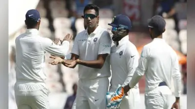 INDvsWI second test : कुलदीप-उमेश ने लिये तीन-तीन विकेट, वेस्टइंडीज के 7/295 रन