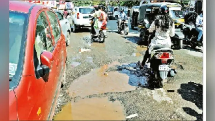मेला घूमने निकल रहे हैं, तो खतरनाक गड्ढों से बचें