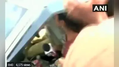 #SabarimalaTemple महिला पत्रकार पर उग्र भीड़ ने किया हमला