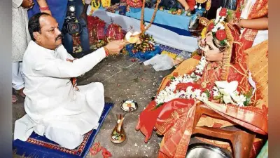जमशेदपुर : सीएम ने किया कन्या पूजन, स्वच्छता को जनांदोलन बनाने का किया आह्वान
