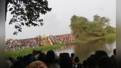असम : बस तालाब में गिरी, हादसे में 7 की मौत, 21 लोग घायल