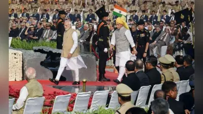 पीएम मोदी ने एक साल में दूसरी बार फहराया तिरंगा, गांधी-नेहरु परिवार पर किया अप्रत्यक्ष हमला