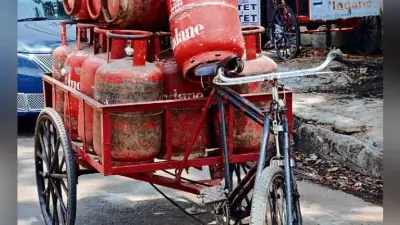 पटना : सब्सिडी पाने को भटक रहे एलपीजी उपभोक्ता, एजेंसी नहीं दे रही जानकारी