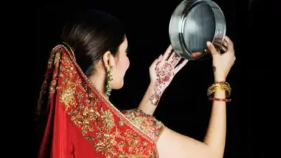 अन्न-जल त्यागकर पति की लंबी उम्र के लिए सुहागिनें रखती हैं करवा चौथ का व्रत