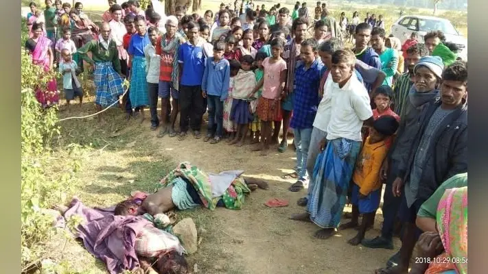 गुमला : दो युवकों की पत्थर से कूचकर हत्या करके लड़कियों को उठा ले गये बदमाश