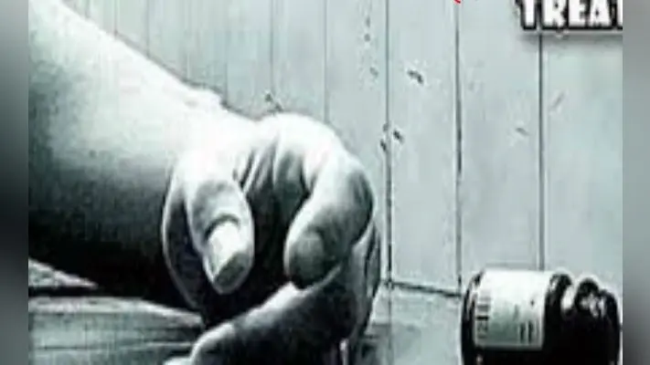युवती ने थाने में खाया जहर, पंचायत कर रहा था परेशान, 3 साल की उम्र में ही तय हो गयी थी शादी
