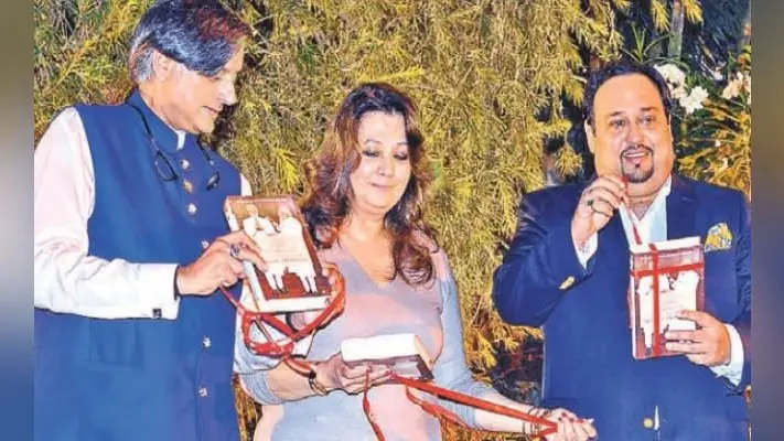 कोलकाता : मेरे खिलाफ आपराधिक मानहानि के आरोप ओछे : शशि थरूर