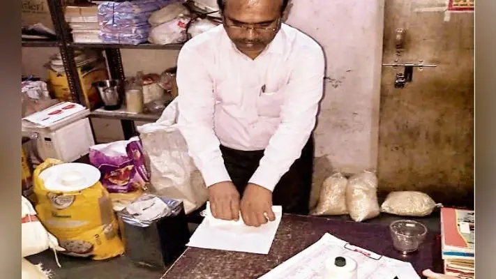 पटना : पटना : 10 दुकानों पर छापे, 5 को नोटिस, एक पर केस