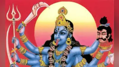 पंडालों में खुले मां काली के पट माता लक्ष्मी के कलश स्थापित