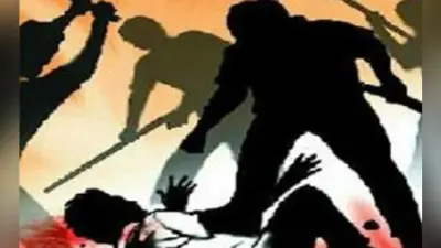 दूसरे की बाइक को अपना समझ लॉक खोलने लगे दो युवक और तभी…
