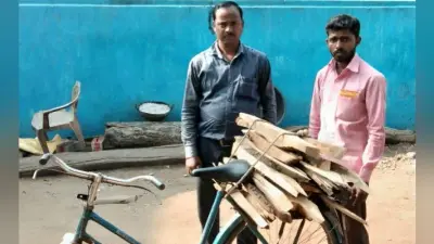 50 वर्षों से आम की लकड़ियों का निशुल्क वितरण करते आ रहे हैं केसर महतो के परिजन