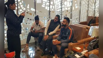 आस्ट्रेलिया दौरे पर जाने से पहले रिलैक्स नजर आयी टीम इंडिया, जानें क्या करते दिखे खिलाड़ी…