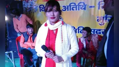 बरकट्ठा : छठ पूजा के मौके पर आयोजित कार्यक्रम में शहनाज अख्तर के गीतों पर झूमें दर्शक