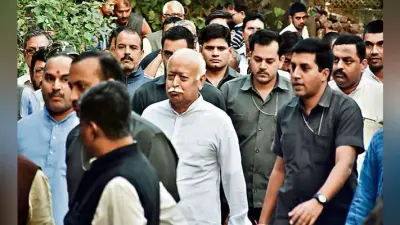 छह घंटे तक रांची में रहे मोहन भागवत, साधु, संत, बुद्धिजीवियों के अलावा जनजातीय सेवा से जुड़े संघ के लोगों से की मुलाकात