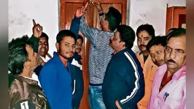 रांची : भाजपाइयों ने की पार्टी कार्यालय में तालाबंदी