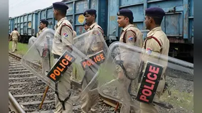 गुजरात : मातर में झंडे को लेकर सांप्रदायिक संघर्ष, चार घायल