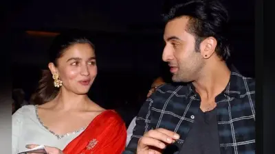 VIDEO: आलिया भट्ट के घर के बाहर स्पॉट हुए रणबीर कपूर, मीडिया को किया ऐसे इग्नोर