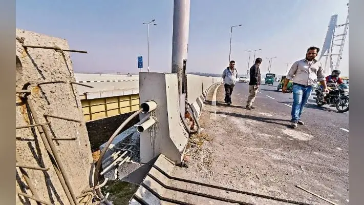 दिल्ली के सिग्नेचर ब्रिज पर रांची के युवक की मौत, डिवाइडर से टकराकर नदी में गिरे दो मेडिकल छात्र