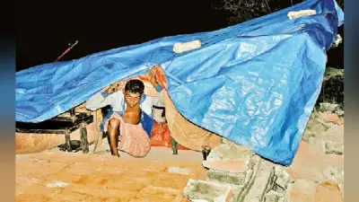 बिरसानगर आस्था ट्वीन सिटी के बगल से अतिक्रमण हटने के बाद लोगों को सता रही घर की चिंता