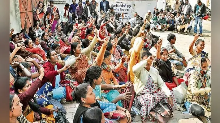रांची : टेट सफल अभ्यर्थियों ने जमा किया आवेदन, प्रक्रिया शुरू, पारा शिक्षकों मामले पर मंत्री की बैठक आज