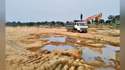 बुढ़मू : लीज समाप्त होने के बाद भी हो रहा बालू का उठाव
