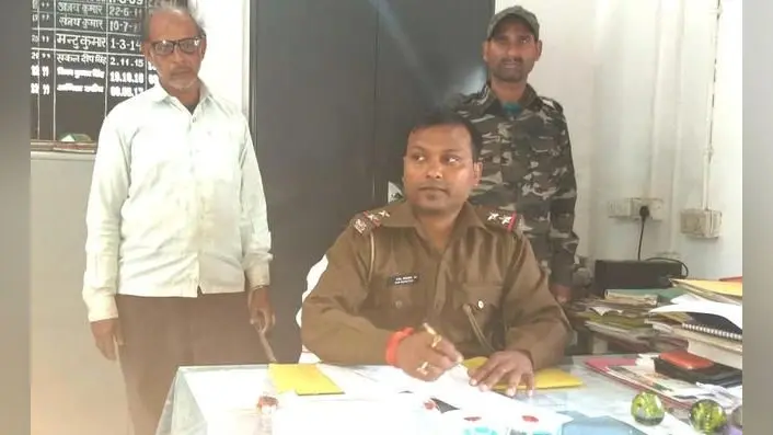एक किलो गांजा के साथ एक तस्कर बाइक के साथ गिरफ्तार