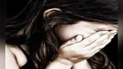 अफगानिस्तान : कर्ज चुकाने के लिए बेटियों को बेच रहे पिता, चार महीने में 161 बच्चियों की लगायी गयी बोली