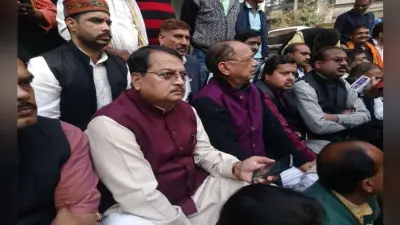 PU छात्र संघ चुनाव : अपनी ही सरकार के खिलाफ थाने में धरने पर बैठे भाजपा के कई विधायक