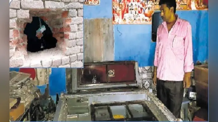 शाम में सुरक्षा को लेकर थाना में बैठक, रात में चोरों ने दो दुकान में की सेंधमारी
