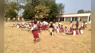 हजारीबाग : पारा शिक्षकों की हड़ताल से बिगड़ रहा नौनिहालों का भविष्य