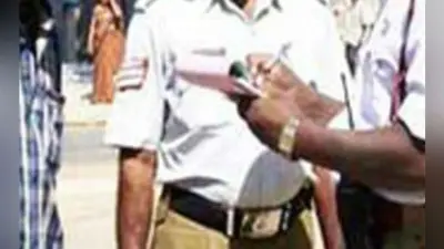 पटना : गणित का फॉर्मूला नहीं बता पाया तो छात्र को देना पड़ा ट्रैफिक नियम तोड़ने का जुर्माना