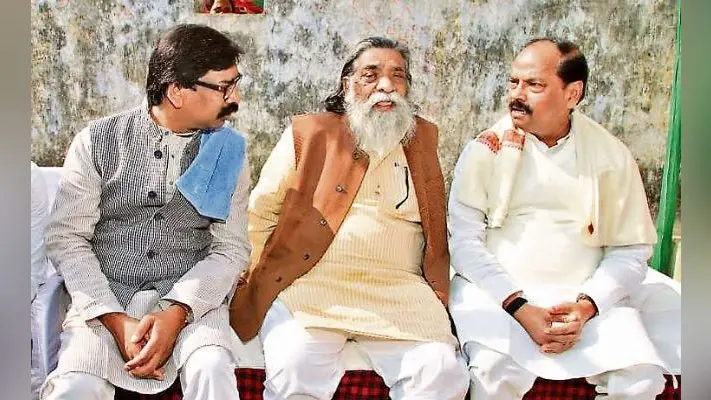 …जब शिबू सोरेन के गांव नेमरा पहुंचे रघुवर