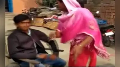 भरी पंचायत में पति के तीन तलाक बाेलते ही बीबी ने जड़ा तमाचा और तभी…