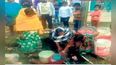 भागलपुर : लोटा-मग से डिब्बे में भरते हैं पानी, रोज होती है मारामारी