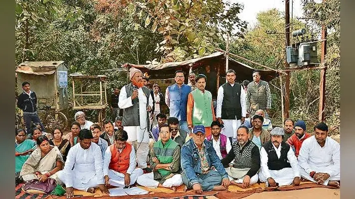 देवघर : जदयू ने किया धरना-प्रदर्शन, अकाल क्षेत्र घोषित करने की मांग, सौंपा 18 सूत्री मांग पत्र