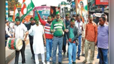 आसनसोल : तीन राज्यों में मिली जीत से कांग्रेस में जश्न, विजय जुलूस के साथ जमकर की आतिशबाजी, उड़ाये रंग-गुलाल