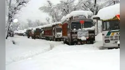 जम्मू-कश्मीर : हाड़ मांस कंपा रही सर्दी, जम्मू में पारा 0 डिग्री से नीचे लुढका