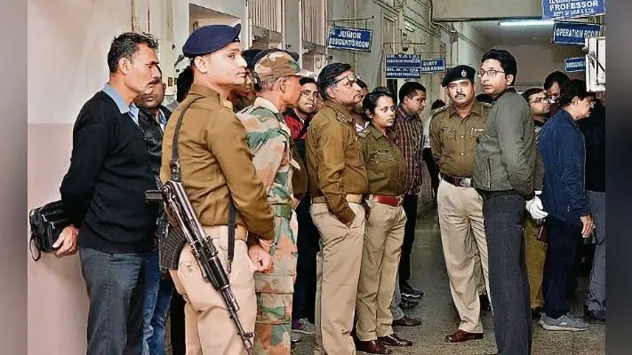 रांची : डॉक्टर के चेंबर में मिला खून का धब्बा, आलमारी के नीचे मिले जैकेट से खुला राज, जानें