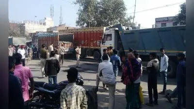 शराब पीने से मना किया तो बेटे ने बाप को पीट-पीटकर मार डाला, तमाशबीन बने रहे लोग