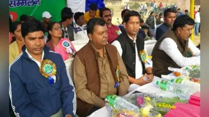 कुर्मी महासभा के सम्मेलन में चर्चा- शिक्षा के बदौलत ही समाज का विकास किया जा सकता है