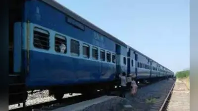 मुंगेर : दुर्घटनाग्रस्त होने से बची पैसेंजर ट्रेन