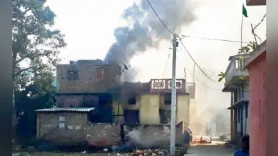 सारण : भीड़ ने हत्यारोपित समेत पांच के घर फूंके, जानें पूरा मामला